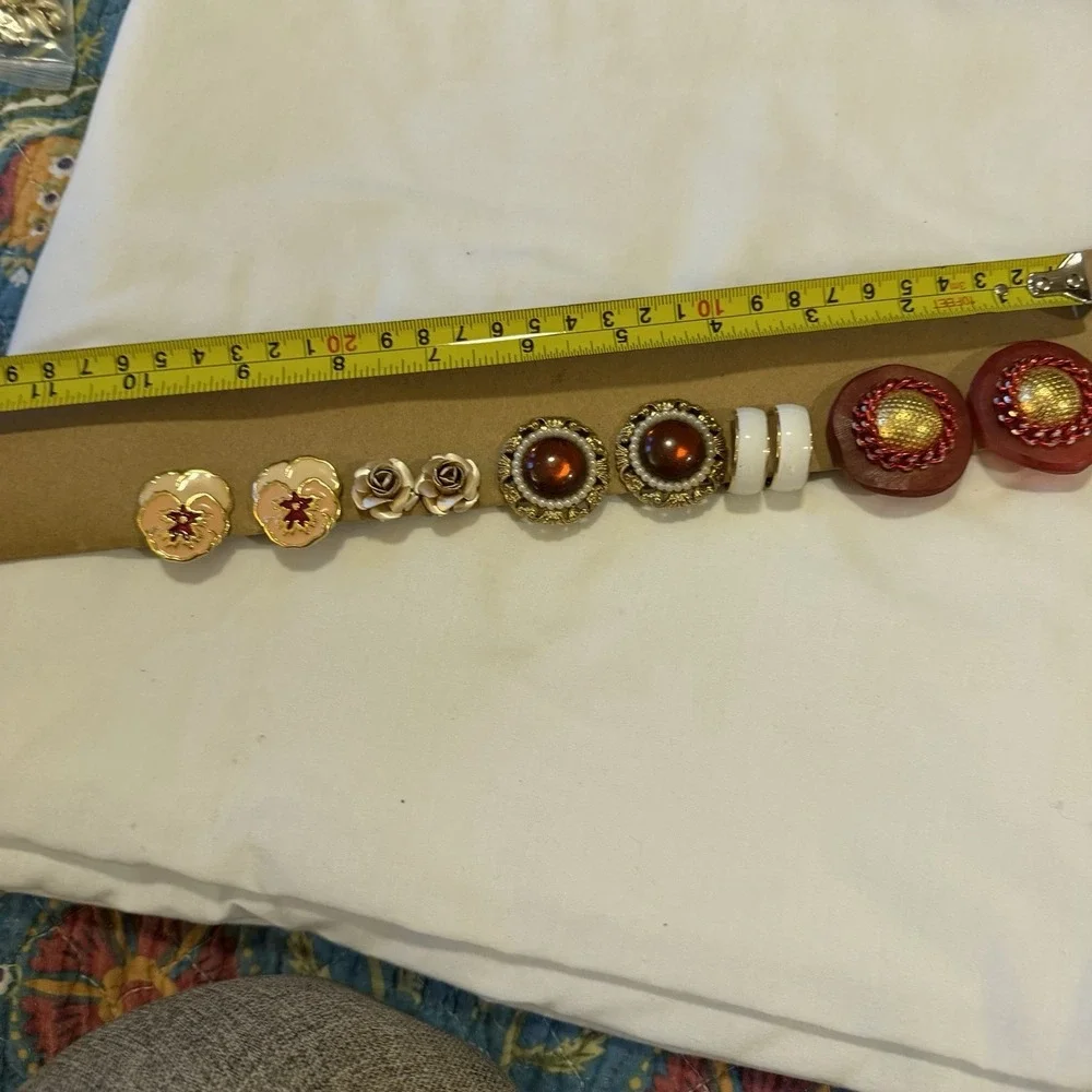 Lot of 5 Pairs Vintage‎ Clip On Earrings Floral Lucite Cabochon Enamel Retro